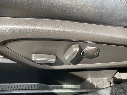 Used 2023 Lincoln Nautilus Reserve image 16