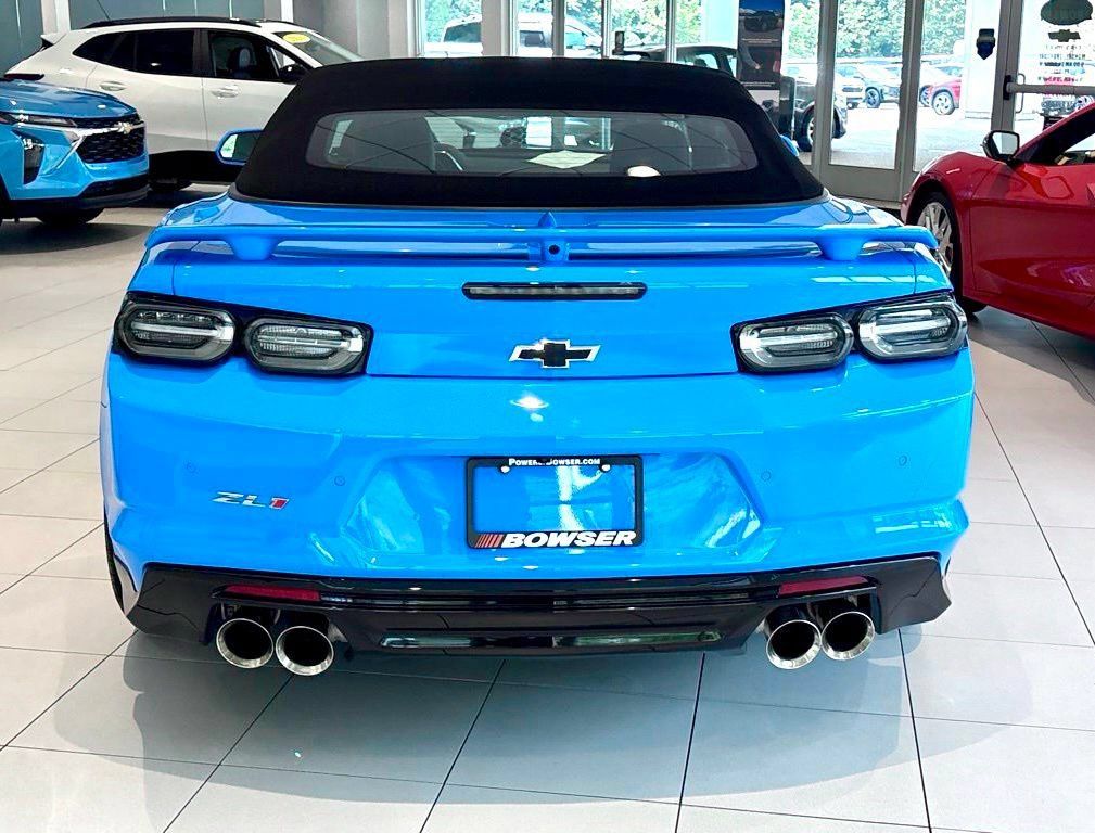 Used 2023 Chevrolet Camaro ZL1 RWD image 4