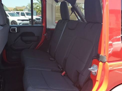 Used 2025 Jeep Wrangler Unlimited Sport AWD/4WD image 14