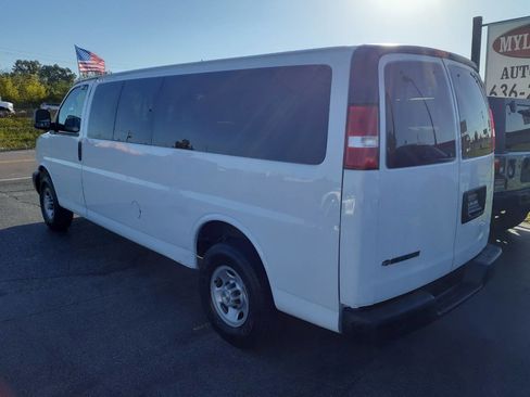 Used 2020 Chevrolet Express 3500 LS image 7