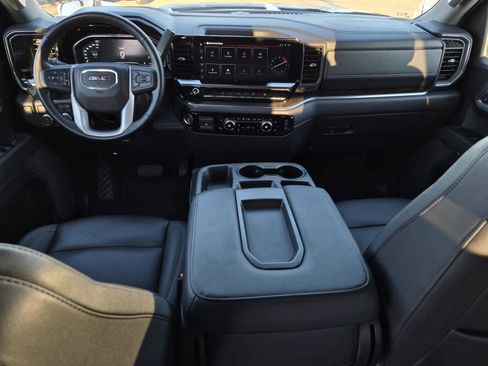 Certified 2025 GMC Sierra 1500 SLT image 15