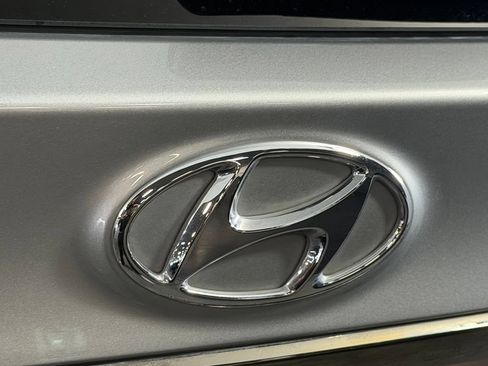 Used 2020 Hyundai Santa Fe Limited FWD image 11