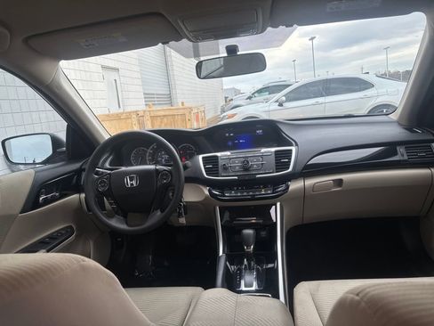 Used 2017 Honda Accord LX image 26