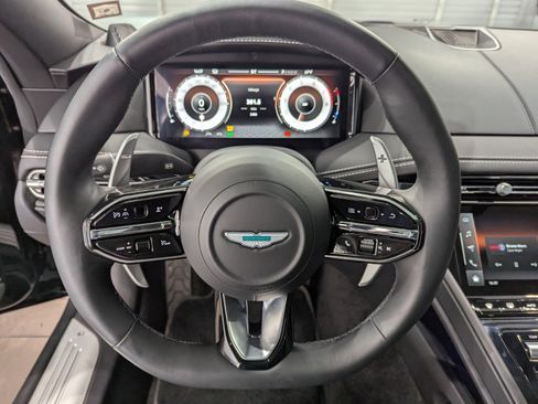 Used 2025 Aston Martin DB12 Coupe image 11