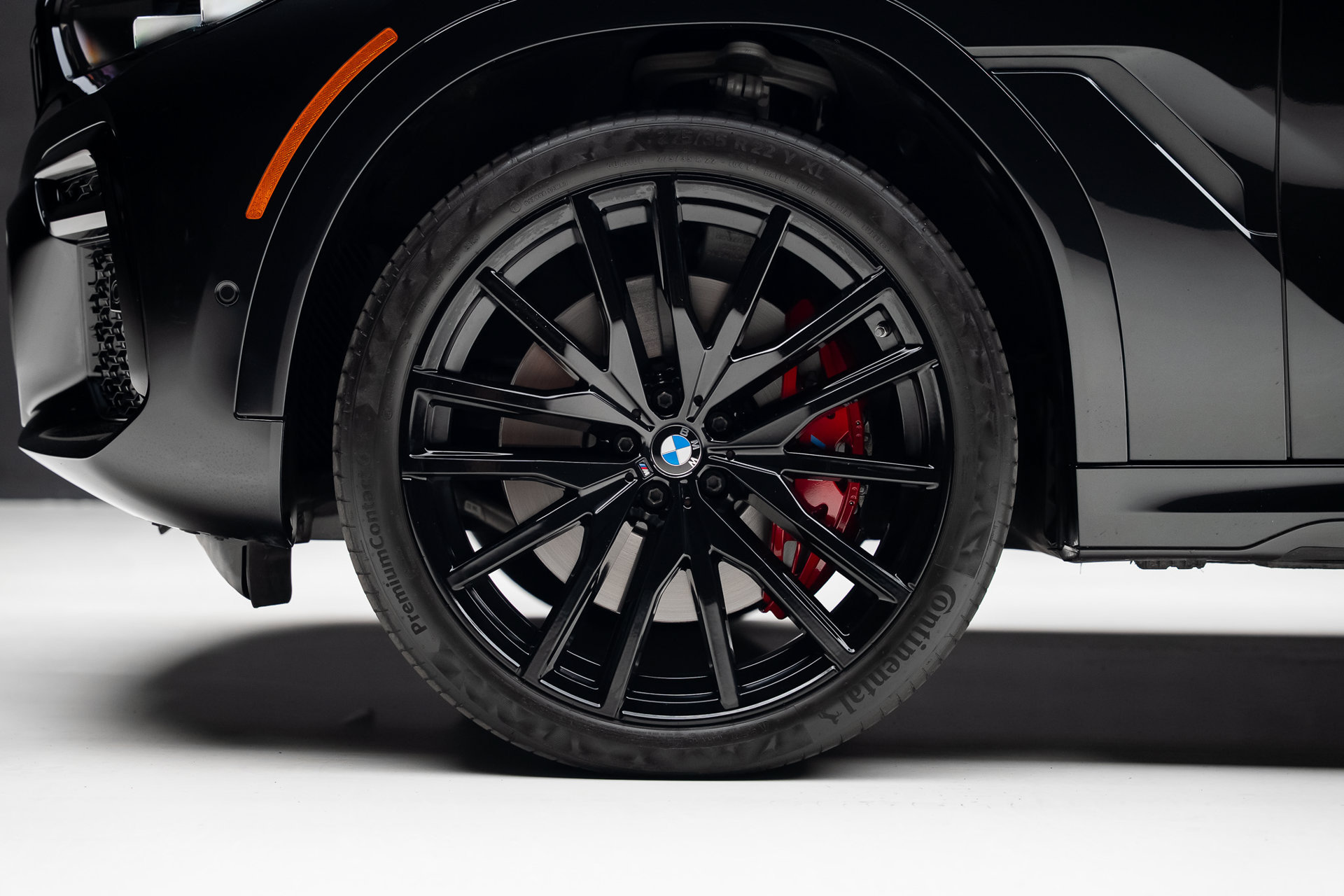 Used 2022 BMW X6 M50i w/ Premium Package AWD/4WD image 19