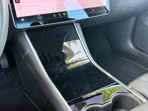 Used 2020 Tesla Model 3 Standard Range RWD image 22