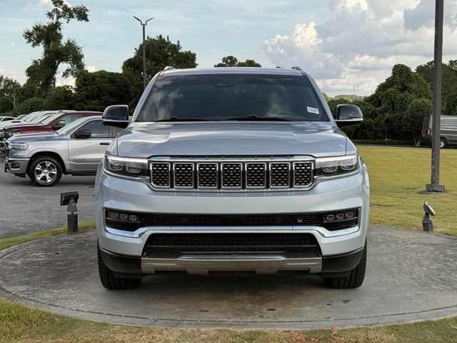 Used 2023 Jeep Grand Wagoneer Series III AWD/4WD image 2