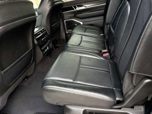 Used 2024 Jeep Wagoneer L Series II RWD image 14