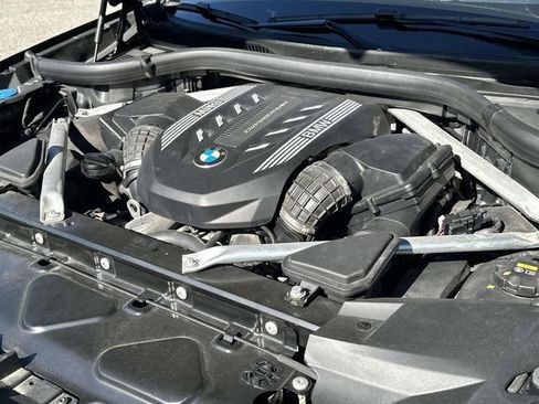 Used 2022 BMW X7 M50i w/ Executive Package AWD/4WD image 15