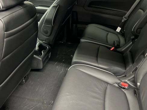 New 2026 Honda Odyssey Touring image 11