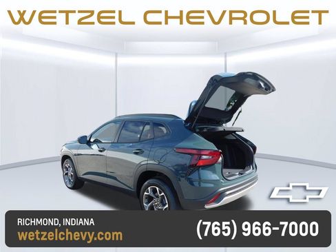 New 2026 Chevrolet Trax LT w/ Driver Confidence Package FWD image 20