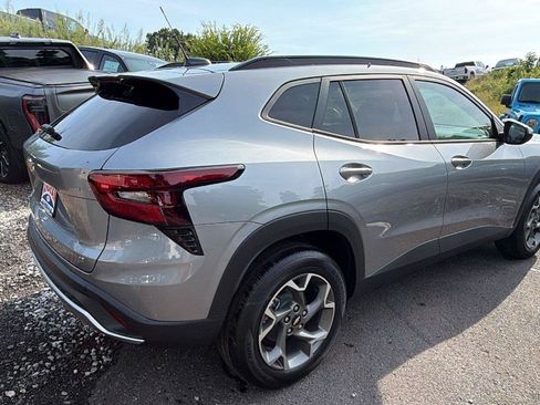 New 2026 Chevrolet Trax LT FWD image 7