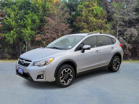 Used 2017 Subaru Crosstrek 2.0i Limited w/ Popular Package #2 image 1