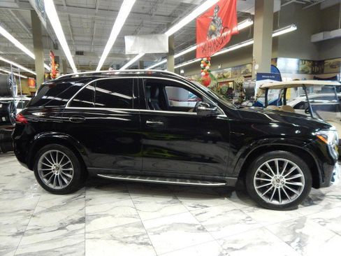 Used 2022 Mercedes-Benz GLE 350 4MATIC w/ AMG Line Exterior image 4