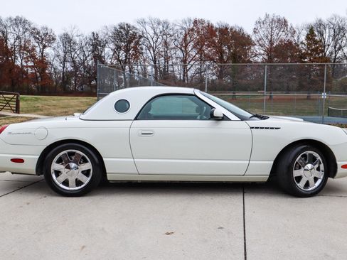 Used 2002 Ford Thunderbird image 3