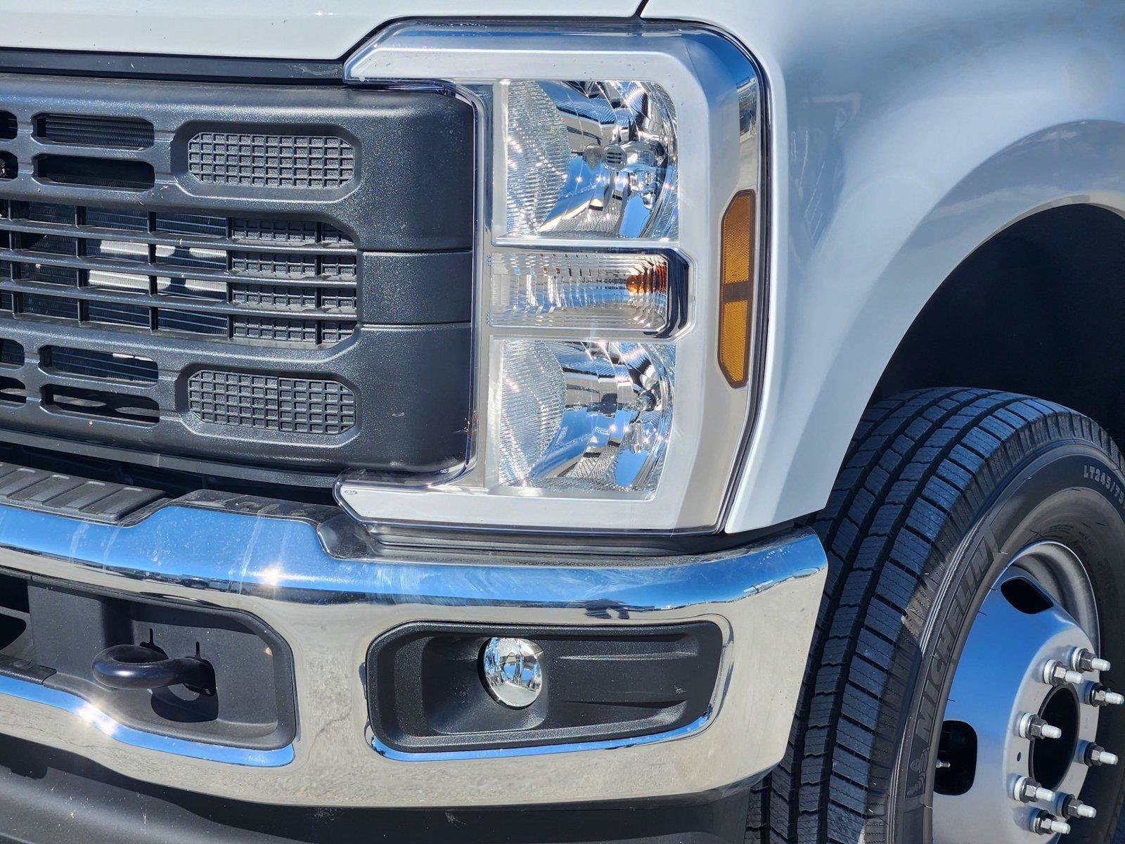 New 2027 Ford F350 XL w/ XL Chrome Package AWD/4WD image 5