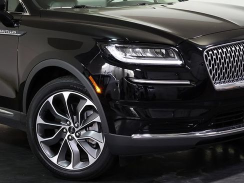 Used 2023 Lincoln Nautilus Reserve w/ Luxury Package AWD/4WD image 8