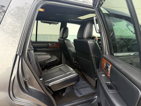 Used 2015 Lincoln Navigator 4WD 4dr image 27