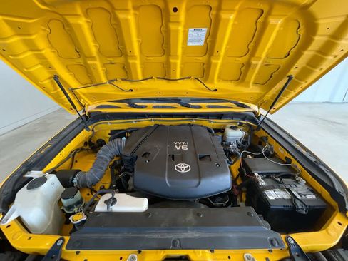 Used 2009 Toyota FJ Cruiser 4WD image 24