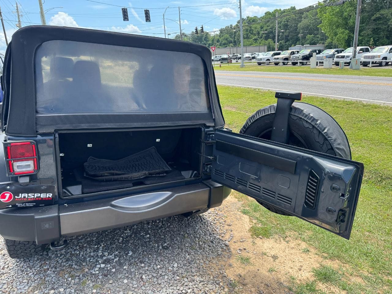 Used 2017 Jeep Wrangler Sport AWD/4WD image 15