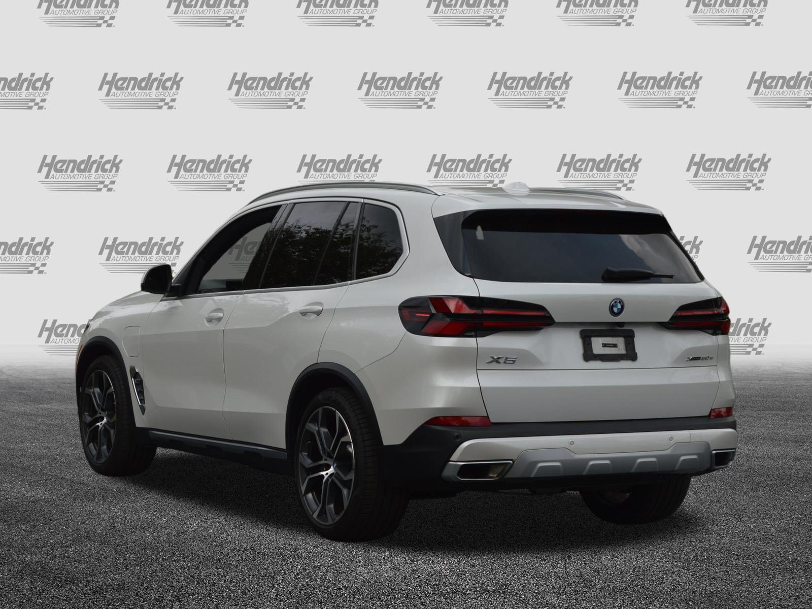Used 2024 BMW X5 xDrive50e w/ Premium Package AWD/4WD image 9