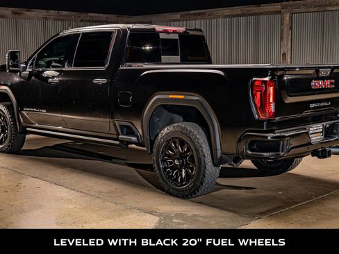 Used 2022 GMC Sierra 2500 Denali w/ Denali Black Diamond Edition image 6