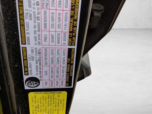 Used 2022 Toyota C-HR Limited image 14