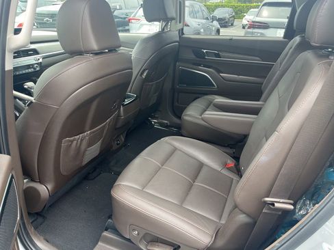 Used 2022 Kia Telluride SX w/ Nightfall Edition Package AWD/4WD image 3