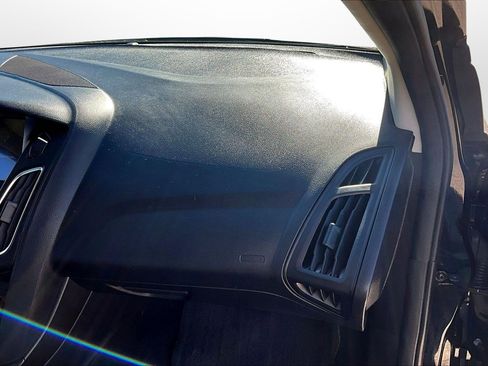 Used 2018 Ford Focus SEL image 21