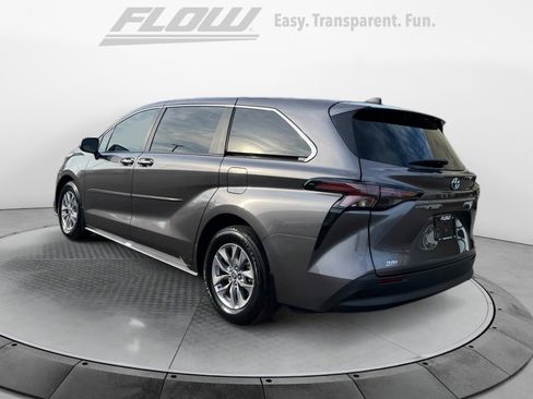 Certified 2024 Toyota Sienna XLE image 6