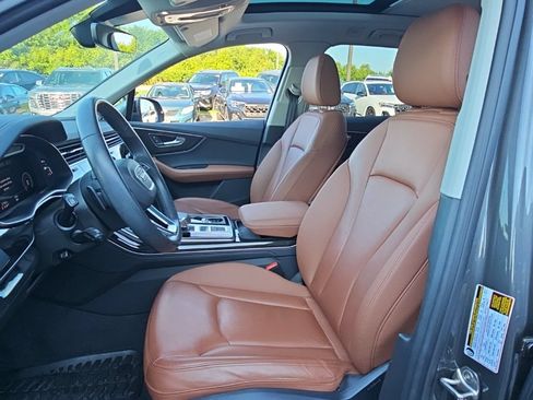 Used 2023 Audi Q7 2.0T Premium Plus w/ Premium Plus Package AWD/4WD image 3
