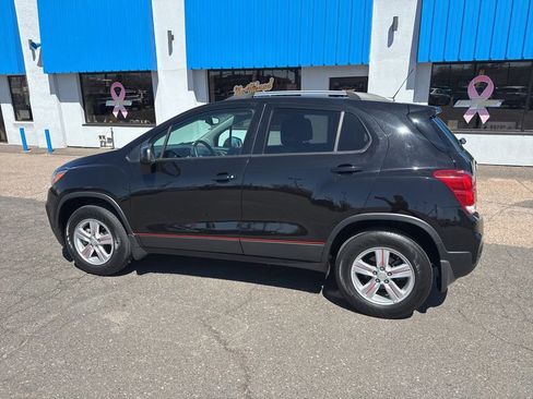 Used 2022 Chevrolet Trax LT w/ LT Convenience Package AWD/4WD image 13