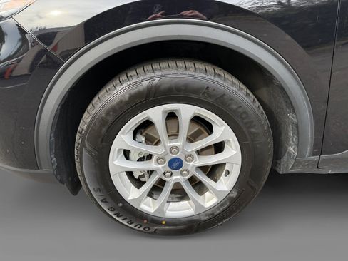 Certified 2022 Ford Escape SE image 9