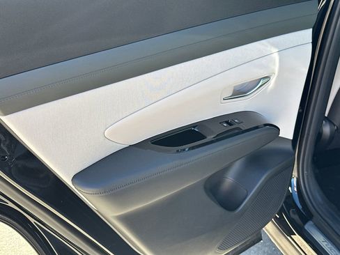 New 2025 Hyundai Tucson Limited image 21