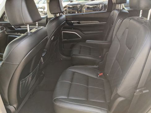 Certified 2022 Kia Telluride EX w/ EX Premium Package image 12