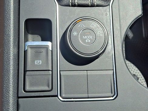 Used 2021 Volkswagen Atlas S image 25