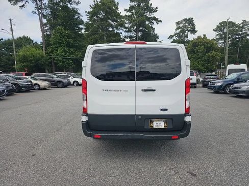 Used 2018 Ford Transit 150 XL RWD image 4