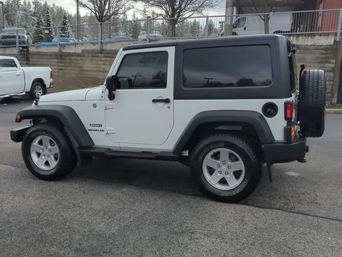 Used 2013 Jeep Wrangler Sport image 4