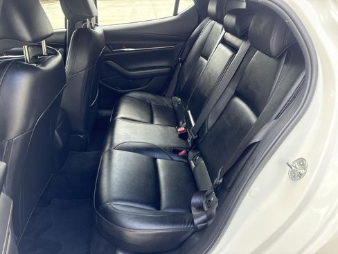 Used 2019 MAZDA MAZDA3 Hatchback FWD image 11
