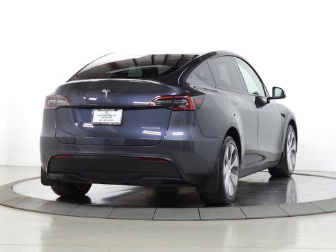 Used 2021 Tesla Model Y Long Range AWD/4WD image 9