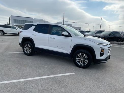 Used 2025 Chevrolet Equinox LT image 6