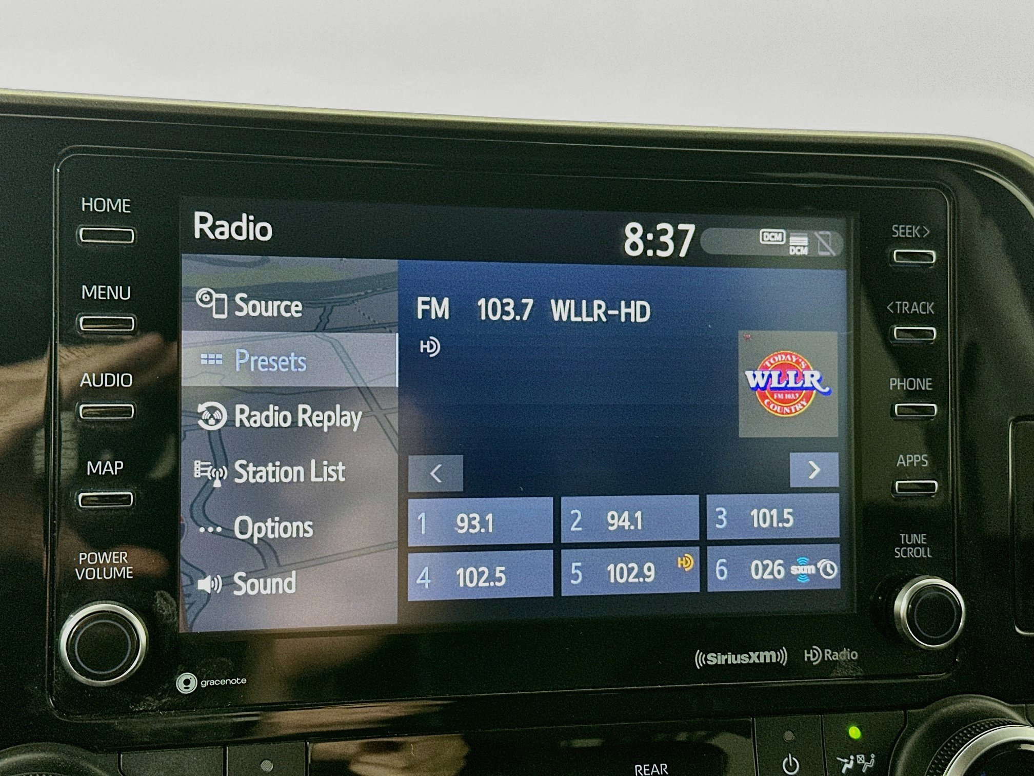 Used 2021 Toyota Highlander XLE AWD/4WD image 15