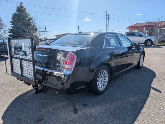 Used 2012 Chrysler 300 RWD image 6