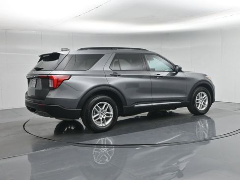 Used 2025 Ford Explorer Active w/ Active Comfort Package RWD image 31