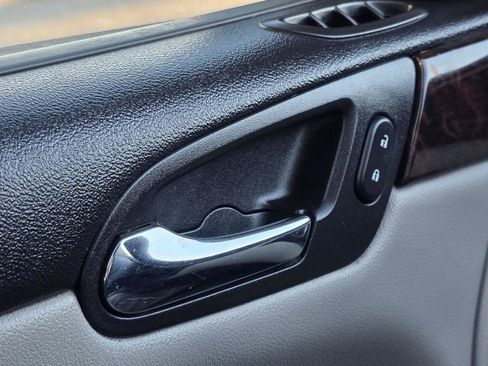 Used 2014 Chevrolet Impala LTZ image 10