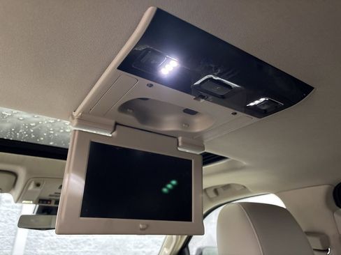 Used 2020 Cadillac Escalade Premium Luxury AWD/4WD image 29
