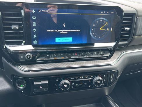 Used 2023 Chevrolet Silverado 1500 ZR2 image 16