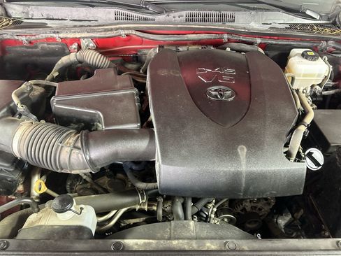 Used 2022 Toyota Tacoma TRD Off-Road w/ Technology Package AWD/4WD image 10