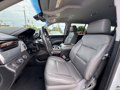 Used 2019 Chevrolet Suburban LT AWD/4WD image 18