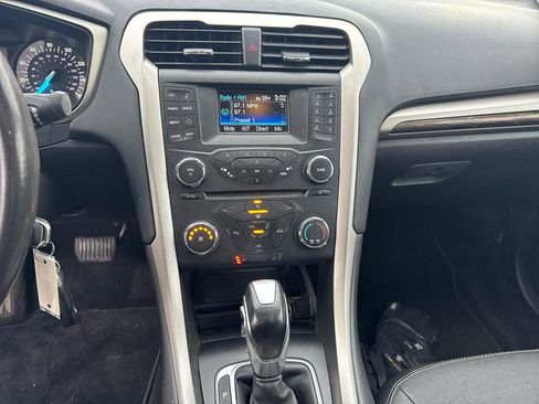 Used 2013 Ford Fusion SE FWD image 10